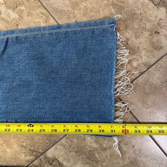 NEW Mother The Weekender Fray Mid Rise FIare Jeans Size 29 Glow Up Blue Denim - Picture 15 of 16